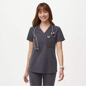 Figs Catarina One-Pocket Scrub Top medium Technical Charcoal